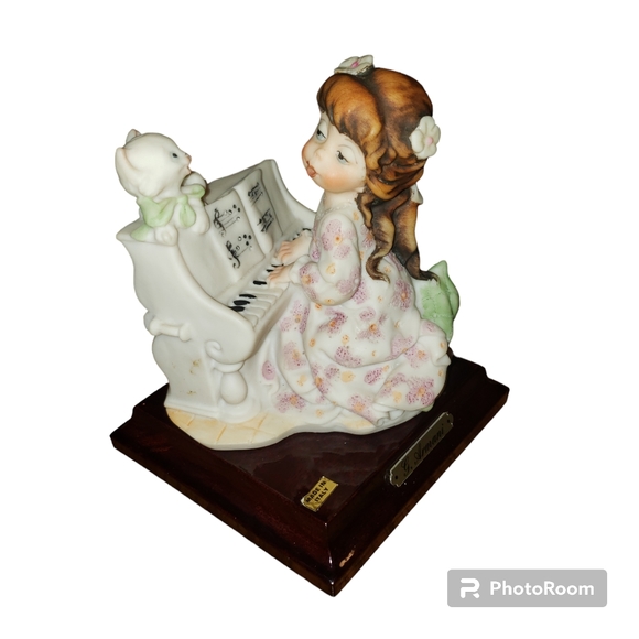G. Armani Sculpture Girl Playing Piano - Picture 5 of 12